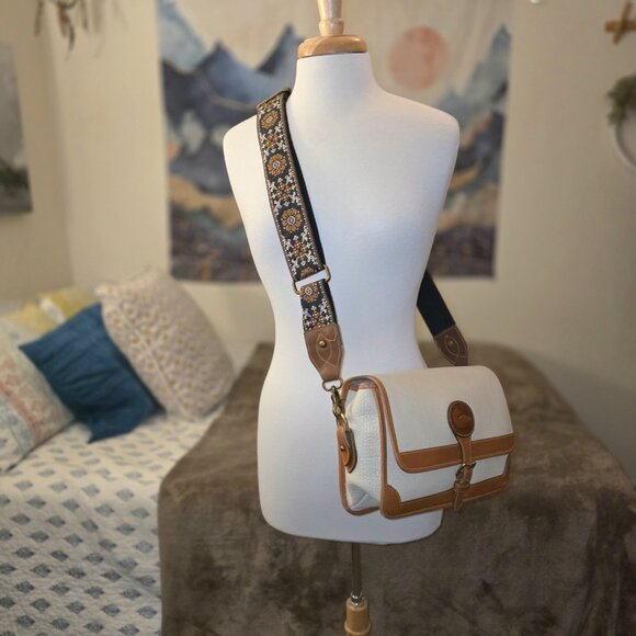 Vintage Dooney & Bourke Surrey Crossbody AWL Cream Tan USA + Boho Strap - Picture 2 of 16